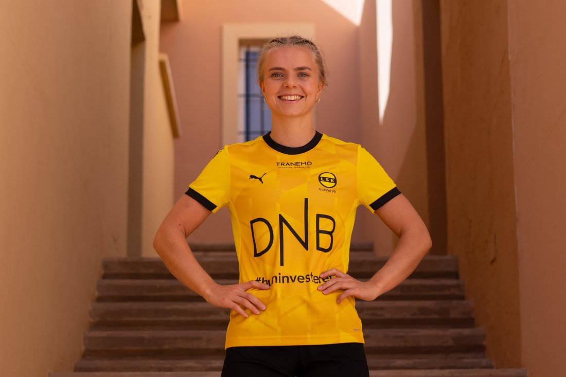 LSK Kvinner-Drakt-10.jpg